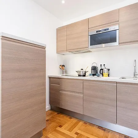 Apartamento Feel - Constellations *
